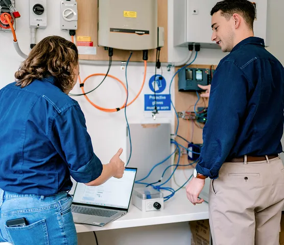 Renewables And Energy Storage Engineering@2x